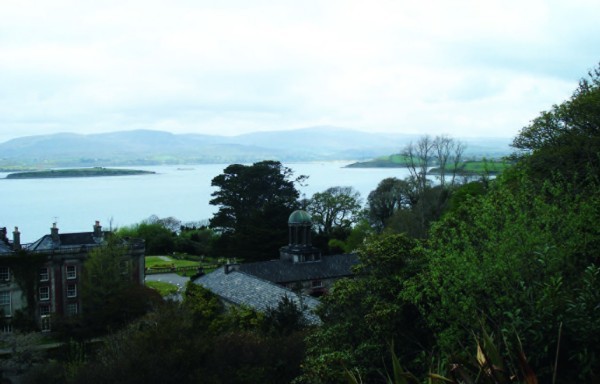Oberhalb des Herrensitzes Bantry House (Foto Siegfried Paffe)